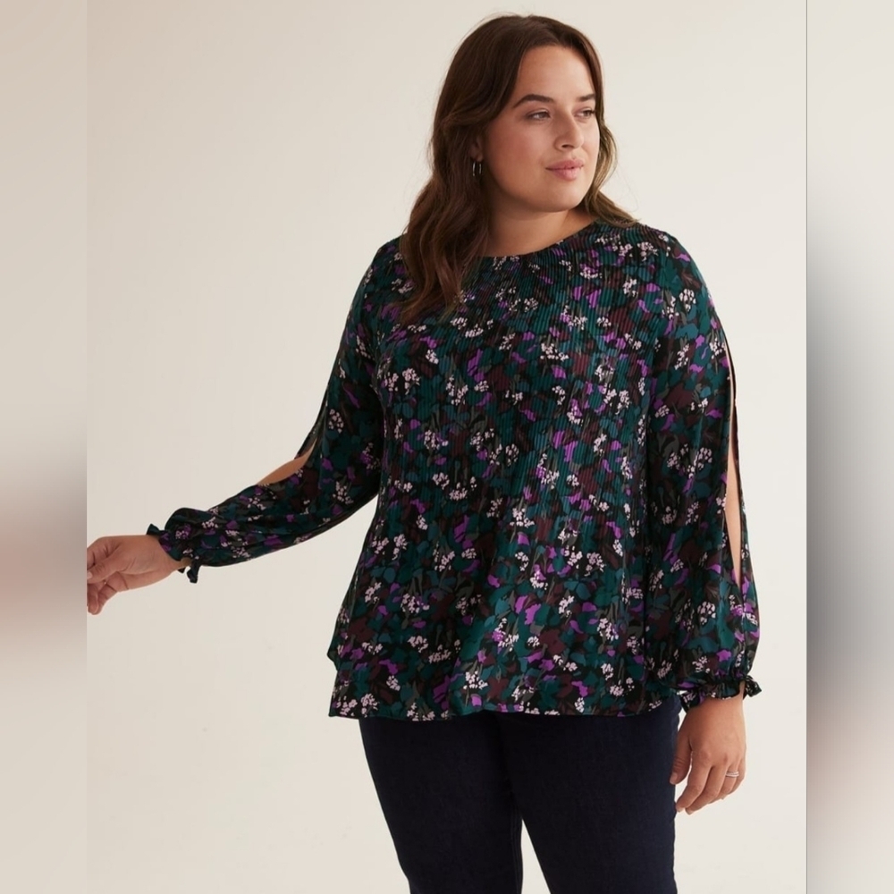 Penningtons Black Floral Pleated Swing Blouse, BNWT, Size 5X